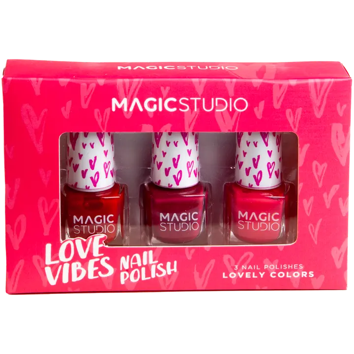 Kolmen punaisen kynsilakan setti – syvästä klassisesta punaiseen kirsikkaan. Täydellinen valinta niin tyylikkääseen kuin rohkeampaankin tyyliin.