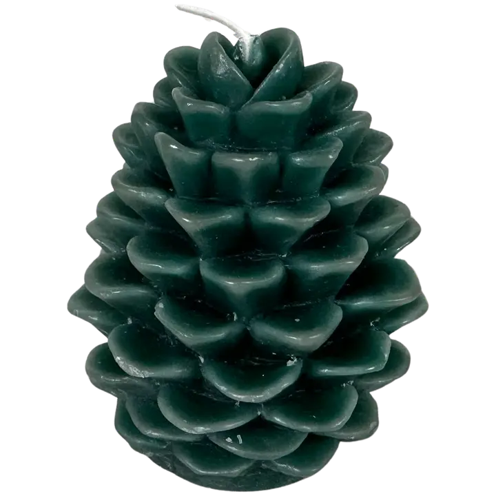 Candle Haven Käpykynttilä, Vihreä – 8 x 9 cm. Tuoksuton pöytäkynttilä, paino 185 g. Metsänvihreä käpykynttilä tuo luonnonläheistä tunnelmaa kotiin.