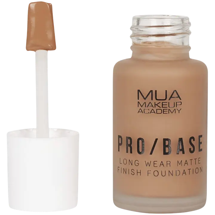 MUA Make Up Academy Pro Base Long Wear Matte Finish Foundation 30 ml 180 meikkivoide