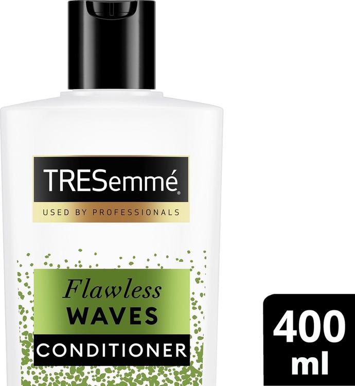 TRESemmé  Flawless Waves Hoitoaine  Ammattimaista laatua   400 ML