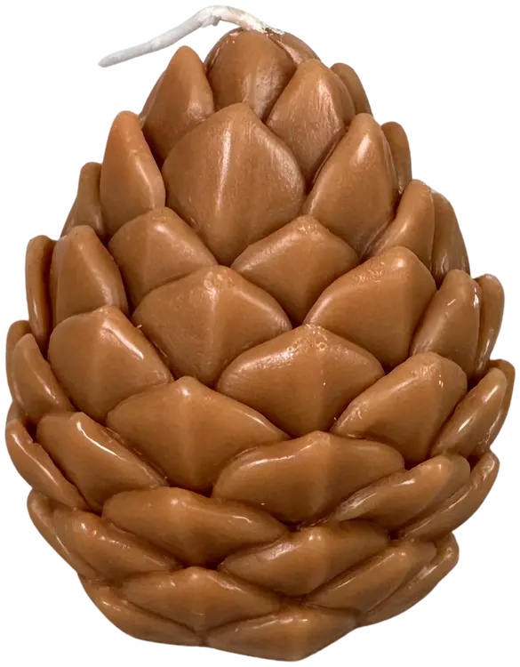 Candle Haven Iso Käpykynttilä, Beige – 8 x 9 cm. Tuoksuton pöytäkynttilä, paino 210 g. Tunnelmallinen kävyn muotoinen kynttilä luonnollisessa beigessä sävyssä