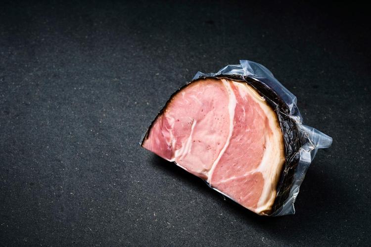 Herrgårds köttrökeri - lihasavustamo Savustettu kinkku, pala 400-500g