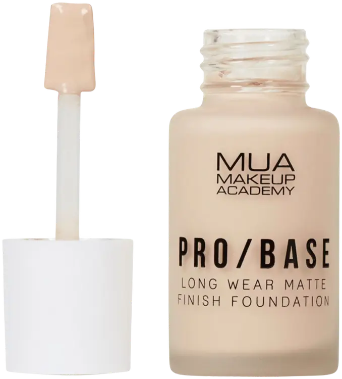 MUA Make Up Academy Pro Base Long Wear Matte Finish Foundation 30 ml 102 meikkivoide