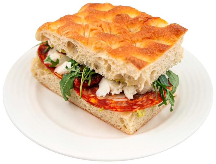 Salami-mozzarella focaccia