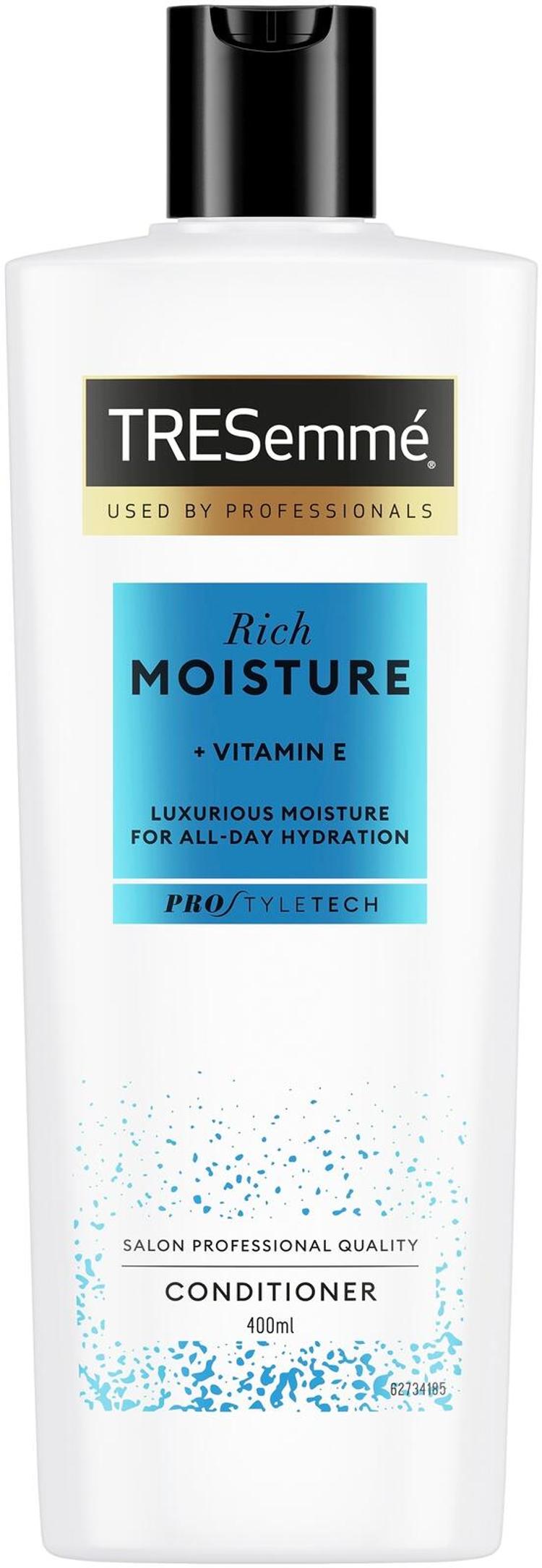 TRESemmé  Rich Moisture Hoitoaine  Ammattimaista laatua   400 ML