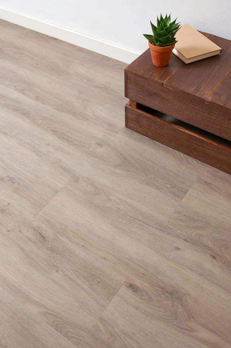 Indoor vinyylilankku PV3304 integroidulla alusmateriaalilla - 2
