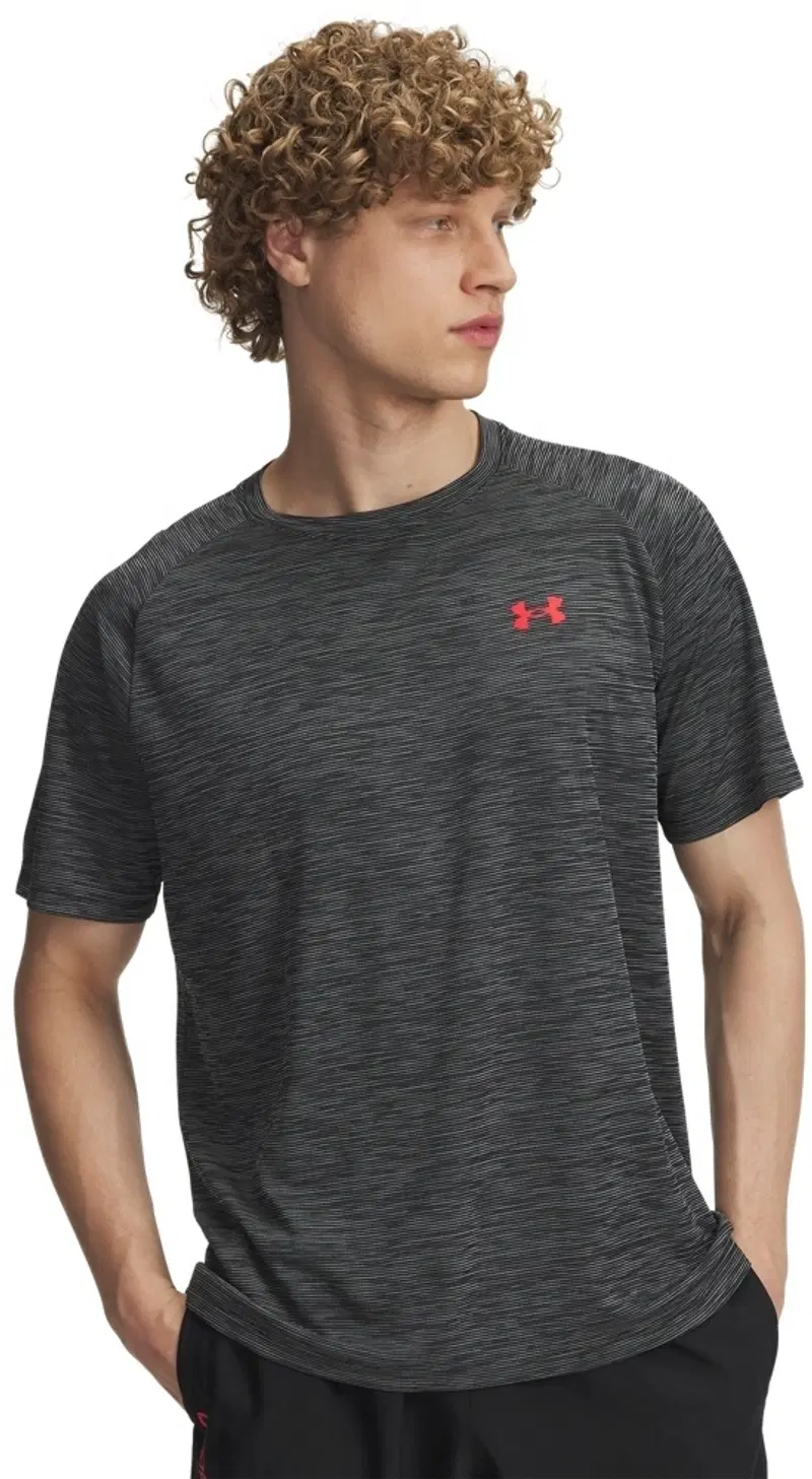 Мужская тренировочная рубашка Under Armour 1382796 (размер М, цвет ЧЕРНЫЙ)